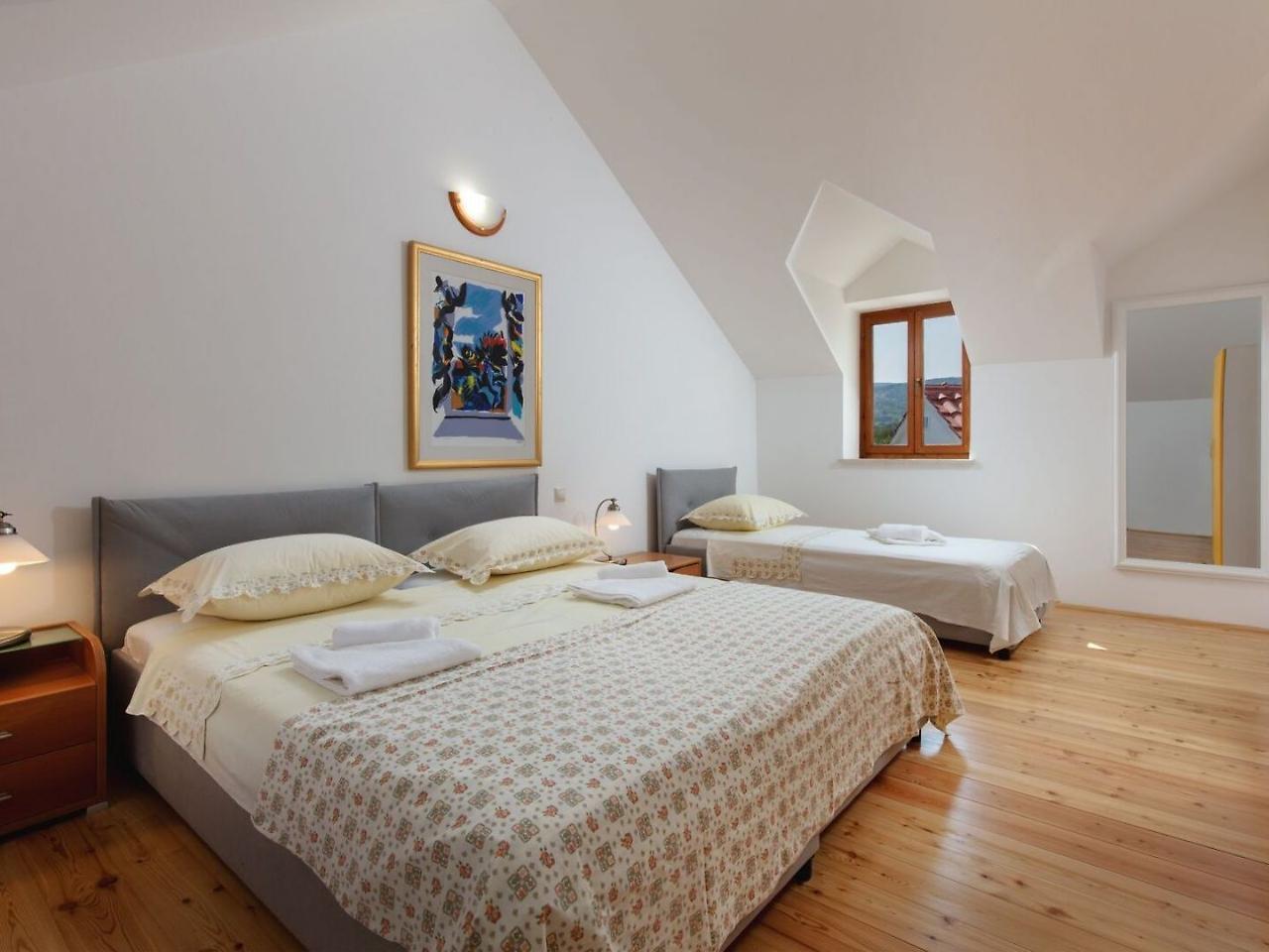 Villa Dubrava Tranquil Retreat Nestled In An Olive Grove For Serene Escapes Pucisca Eksteriør bilde