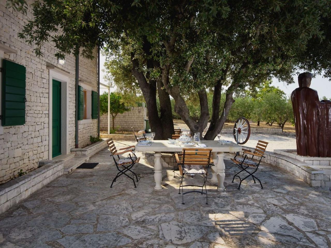 Villa Dubrava Tranquil Retreat Nestled In An Olive Grove For Serene Escapes Pucisca Eksteriør bilde